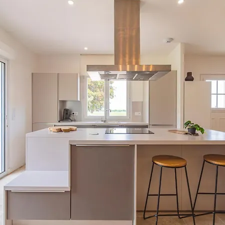 La Maison Des Roses 度假居 *